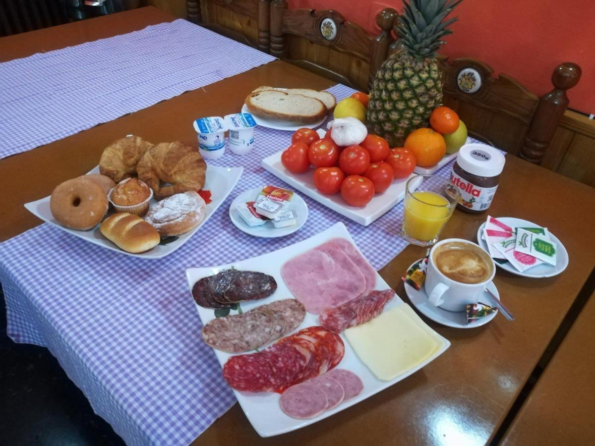Hostal Porta De Nuria Ribes De Freser Zewnętrze zdjęcie